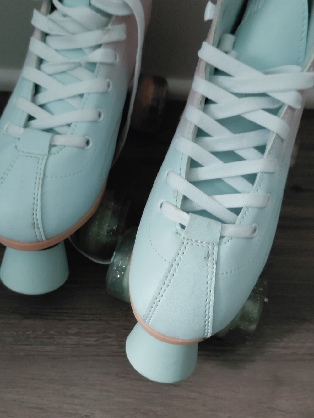 Women's Two-Tone Pastel Leather Roller Skates - Pink & Mint - Picture 4 of 9
